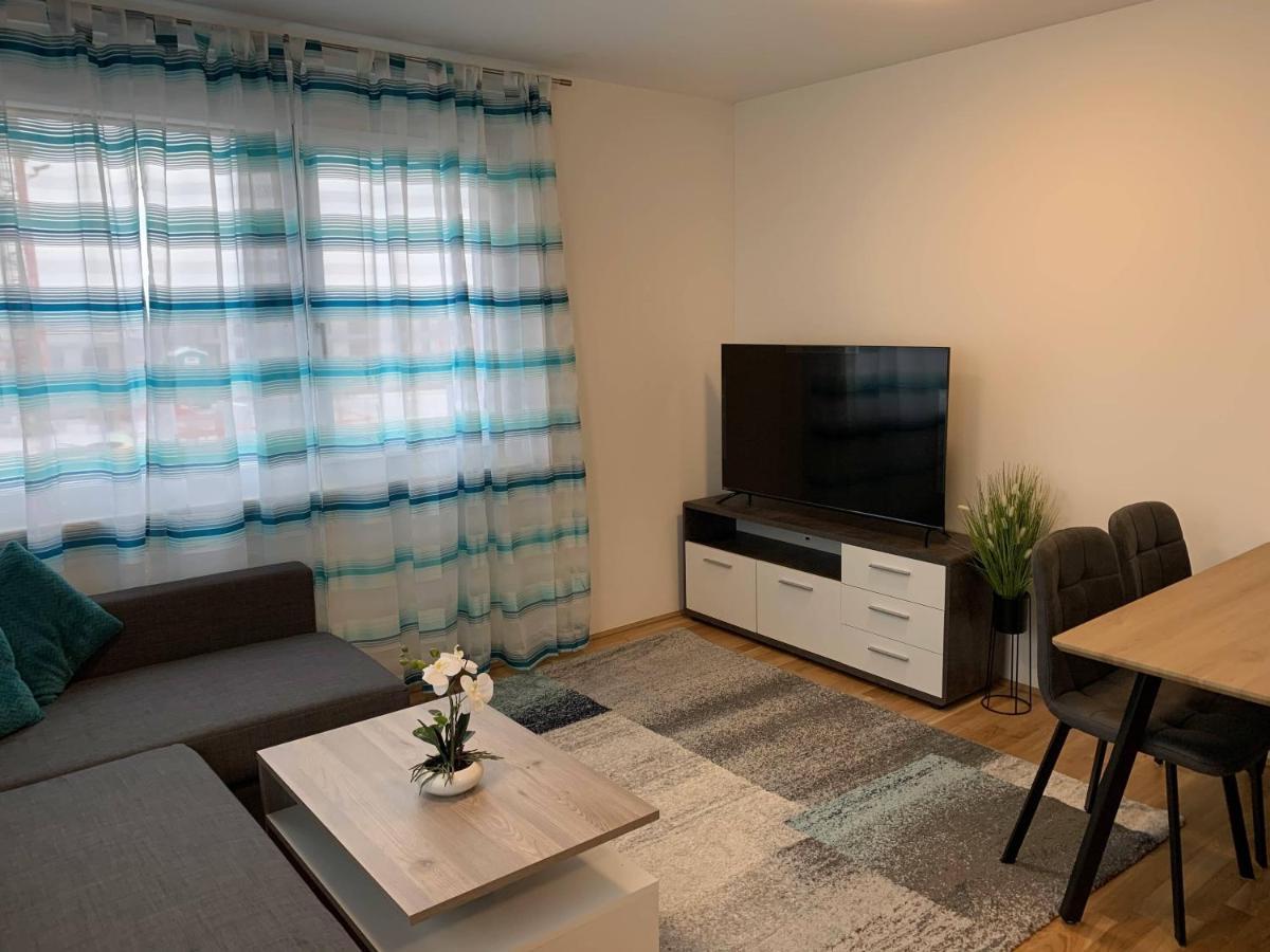 Modern Airconditioned City Apartment Close To Vic Wina Bagian luar foto