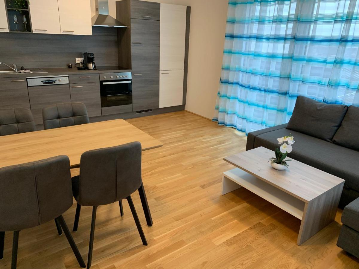 Modern Airconditioned City Apartment Close To Vic Wina Bagian luar foto