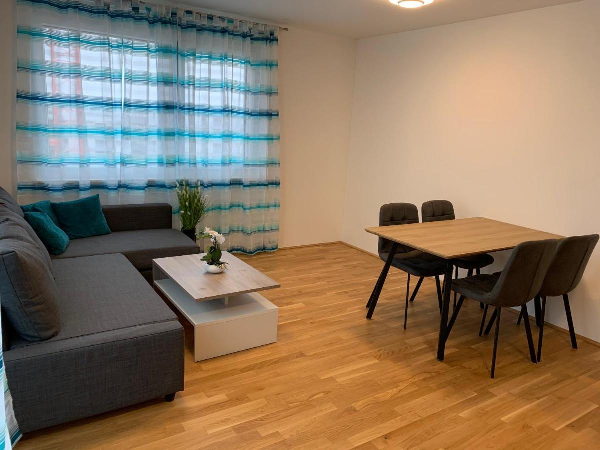 Modern Airconditioned City Apartment Close To Vic Wina Bagian luar foto