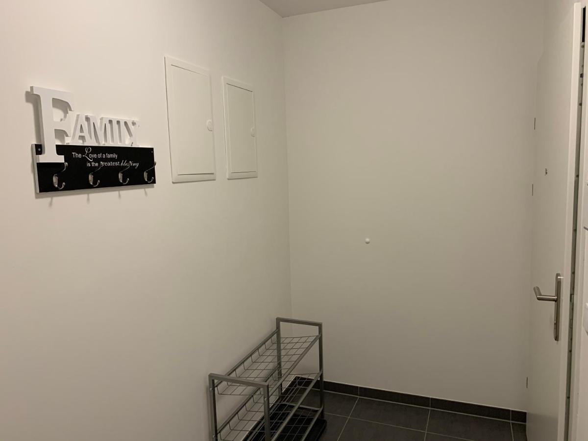 Modern Airconditioned City Apartment Close To Vic Wina Bagian luar foto
