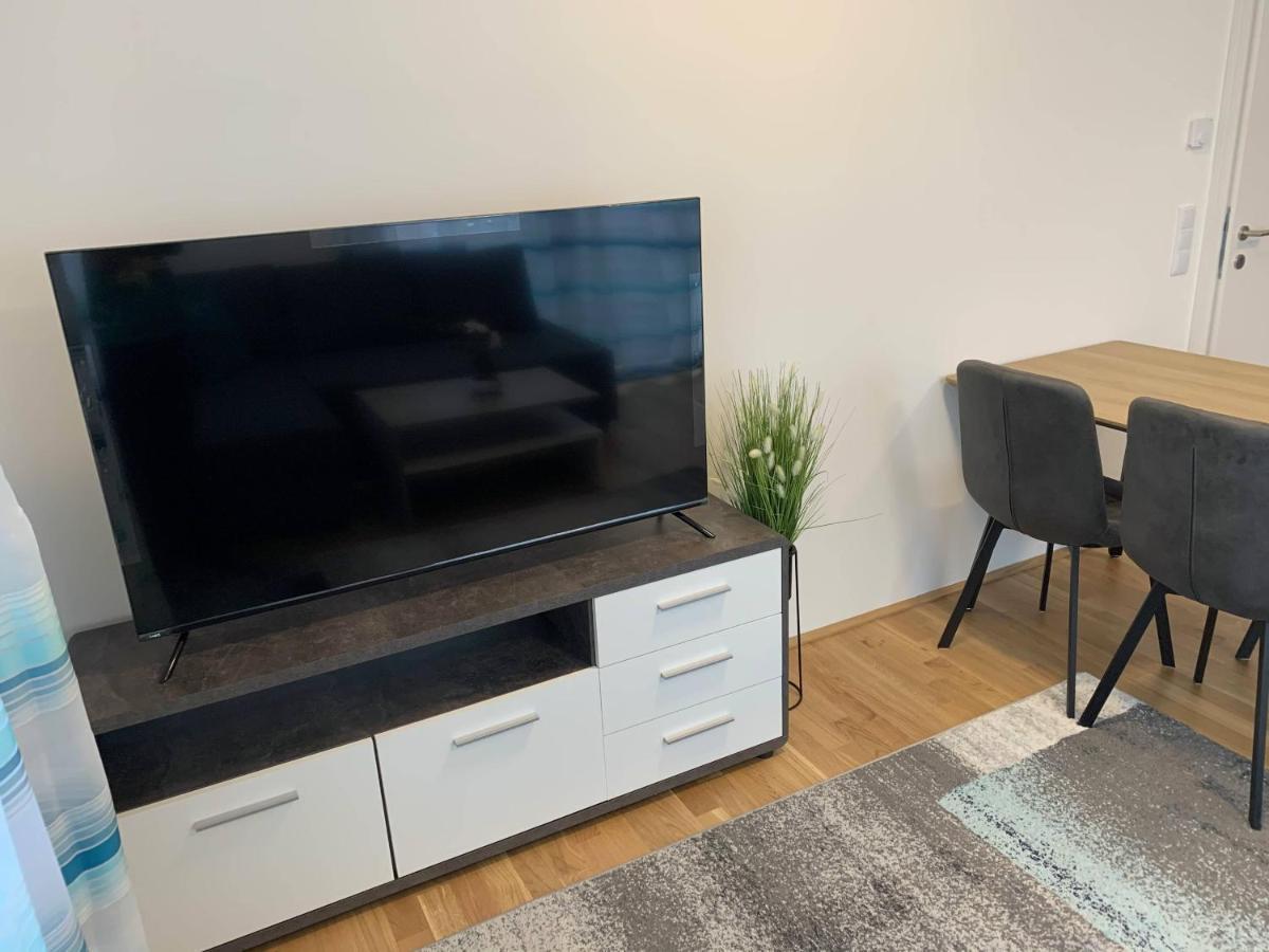 Modern Airconditioned City Apartment Close To Vic Wina Bagian luar foto
